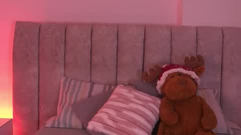 sara_lopee1 online show from December 3, 2025, 11:52 am