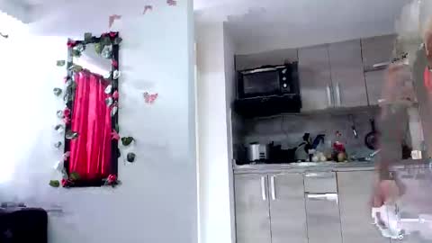 Sara love online show from February 2, 2025, 7:57 pm