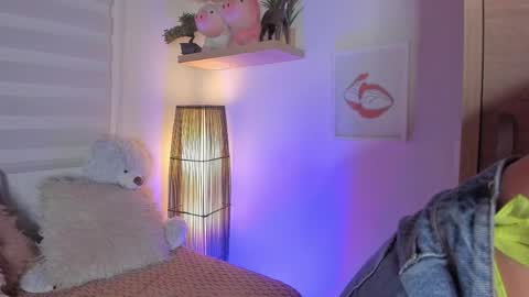 Snapshot of sara_madrid_ chatting on May 26, 2026, 12:23 pm online show from May 26, 2026, 12:23 pm