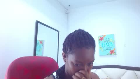 Snapshot of sara_marks chatting on October 31, 2025, 11:22 am S A R A online show from October 31, 2025, 11:22 am