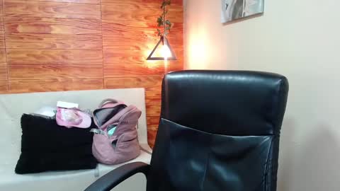 Sara online show from December 5, 2024, 4:55 pm