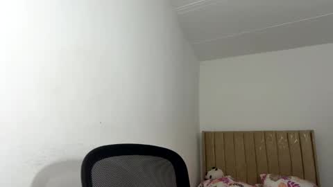 Sara online show from November 9, 2025, 1:04 am