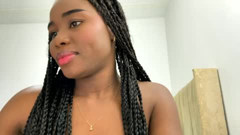 Snapshot of sara_muscle chatting on May 12, 2026, 6:16 pm Sara online show from May 12, 2026, 6:16 pm