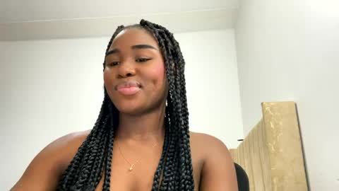 Snapshot of sara_muscle chatting on May 26, 2026, 10:50 pm Sara online show from May 26, 2026, 10:50 pm