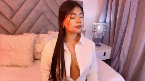 sara_owens7 online show from April 16, 2026, 1:39 am