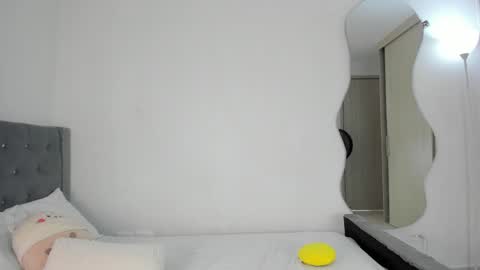 Snapshot of sara_queen9 chatting on December 6, 2024, 4:17 pm Sara online show from December 6, 2024, 4:17 pm