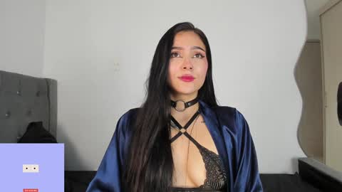 Snapshot of sara_queen9 chatting on December 17, 2024, 7:15 pm Sara online show from December 17, 2024, 7:15 pm