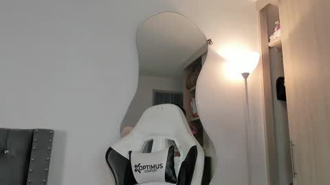 Snapshot of sara_queen9 chatting on January 13, 2025, 3:34 am Sara online show from January 13, 2025, 3:34 am