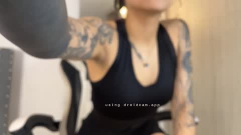 Snapshot of sara_queen9 chatting on February 20, 2025, 1:08 pm Sara online show from February 20, 2025, 1:08 pm