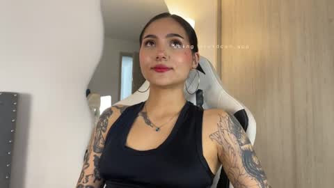 Snapshot of sara_queen9 chatting on February 20, 2025, 4:14 pm Sara online show from February 20, 2025, 4:14 pm