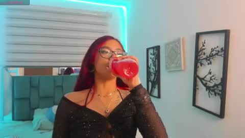 Snapshot of sara_red_x chatting on June 16, 2026, 3:53 am sara_red_x online show from June 16, 2026, 3:53 am