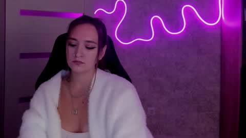 Sara online show from October 2, 2025, 6:59 pm