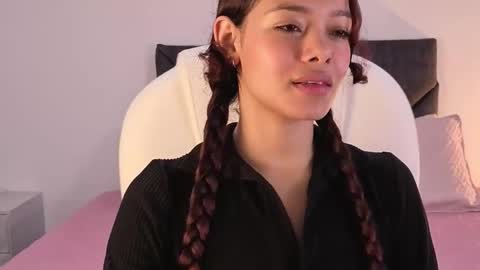 sara  online show from September 24, 2025, 1:47 pm