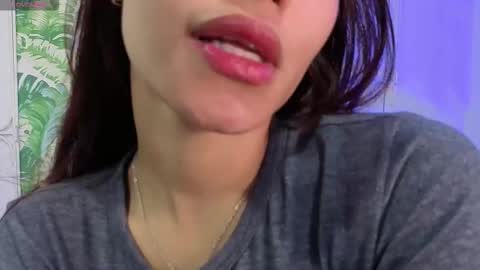 sara  online show from November 10, 2025, 3:33 pm