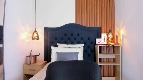  -  online show from September 30, 2025, 11:59 am