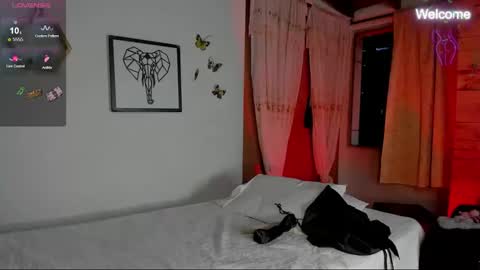 Snapshot of sara_thompson01 chatting on November 17, 2025, 11:21 pm SARA online show from November 17, 2025, 11:21 pm