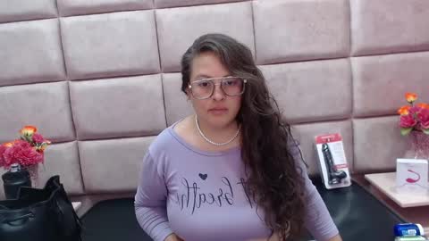 Snapshot of sara_thonson_ chatting on February 9, 2025, 3:00 am sara_thonson_ online show from February 9, 2025, 3:00 am