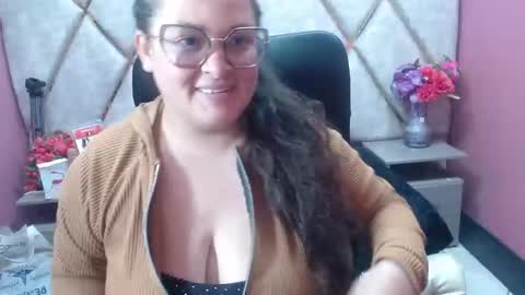 sara_thonson_ online show from February 24, 2026, 3:37 am