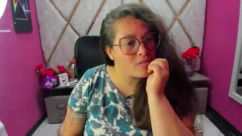 Snapshot of sara_thonson_ chatting on April 18, 2026, 4:16 am sara_thonson_ online show from April 18, 2026, 4:16 am