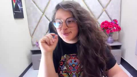 Snapshot of sara_thonson_ chatting on May 5, 2026, 3:36 am sara_thonson_ online show from May 5, 2026, 3:36 am