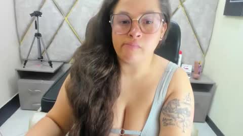 Snapshot of sara_thonson_ chatting on May 13, 2026, 3:48 am sara_thonson_ online show from May 13, 2026, 3:48 am