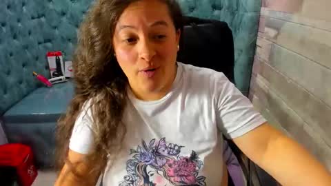 Snapshot of sara_thonson_ chatting on June 2, 2026, 3:52 am sara_thonson_ online show from June 2, 2026, 3:52 am