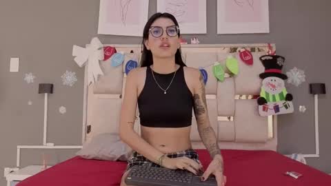 sara online show from November 25, 2025, 3:06 am