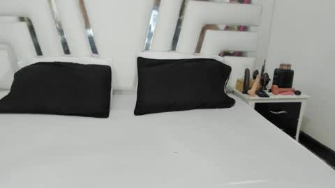 Sara online show from November 27, 2025, 11:29 pm