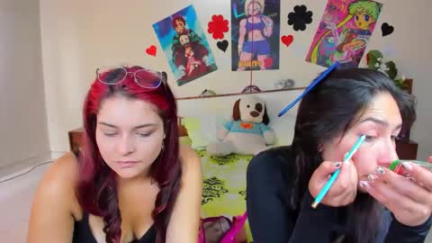 Snapshot of saraandmarilyn chatting on January 29, 2025, 1:49 pm Alahia and Marilyn online show from January 29, 2025, 1:49 pm