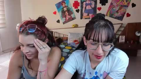 Snapshot of saraandmarilyn chatting on February 11, 2025, 6:33 pm Alahia and Marilyn online show from February 11, 2025, 6:33 pm