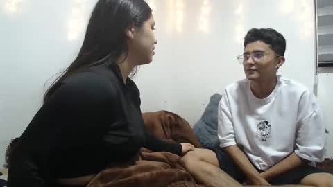 Snapshot of saraandthomas chatting on January 11, 2025, 2:41 am sara and thomas online show from January 11, 2025, 2:41 am