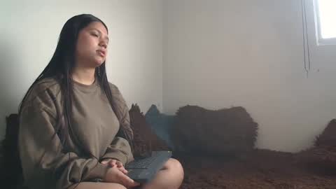 Snapshot of saraandthomas chatting on February 13, 2025, 10:00 pm sara and thomas online show from February 13, 2025, 10:00 pm