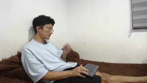 Snapshot of saraandthomas chatting on February 20, 2025, 3:56 am sara and thomas online show from February 20, 2025, 3:56 am