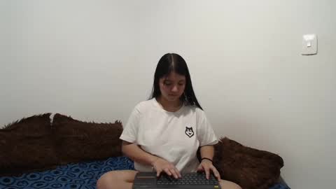Snapshot of saraandthomas chatting on October 6, 2025, 10:07 pm sara and thomas online show from October 6, 2025, 10:07 pm
