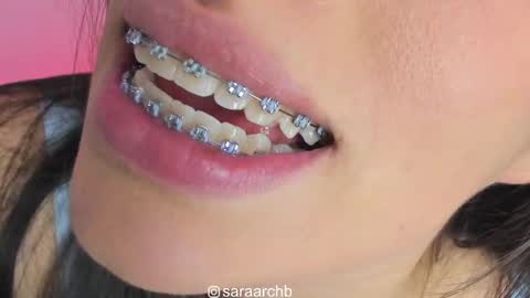 Sara online show from October 28, 2025, 7:05 pm