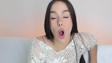 Sara online show from December 19, 2025, 10:17 pm