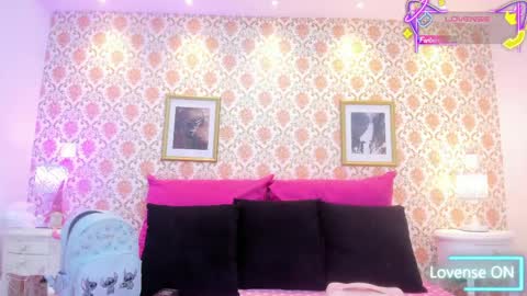 SaraAvila  online show from May 31, 2026, 8:32 pm