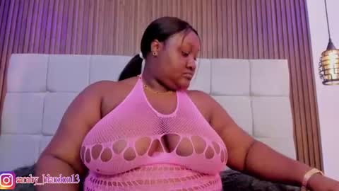 Snapshot of saraby_blandon chatting on July 1, 2026, 10:39 am online show from July 1, 2026, 10:39 am