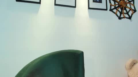 Sara online show from December 15, 2025, 5:01 am