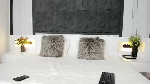  Sara Gomez  online show from October 23, 2025, 12:15 pm