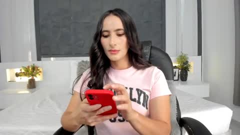  Sara Gomez  online show from April 23, 2026, 1:02 pm