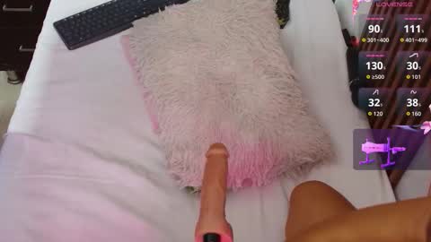 Sarah  online show from November 12, 2025, 2:39 pm