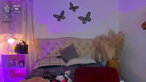 Sarah Valkiria  IG  Sar lanister online show from December 4, 2025, 11:35 pm