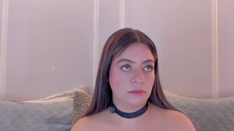 Sarah Bonneth online show from July 27, 2026, 11:39 am