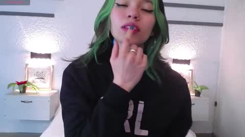 Sarah online show from February 24, 2026, 2:37 pm