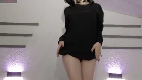 Snapshot of sarah_cute028 chatting on June 19, 2026, 1:37 pm Sarah online show from June 19, 2026, 1:37 pm