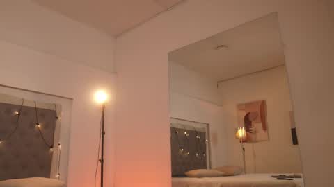 Snapshot of sarah_hiill chatting on September 8, 2025, 7:46 pm       online show from September 8, 2025, 7:46 pm