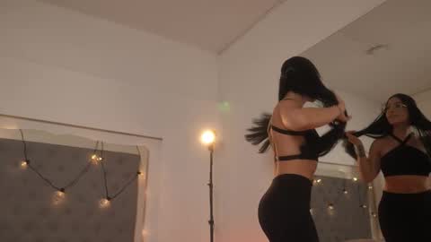 Snapshot of sarah_hiill chatting on October 8, 2025, 7:44 pm       online show from October 8, 2025, 7:44 pm