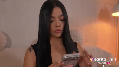 Snapshot of sarah_hiill chatting on October 21, 2025, 10:43 pm       online show from October 21, 2025, 10:43 pm