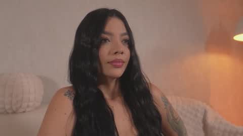 Snapshot of sarah_hiill chatting on October 24, 2025, 10:39 pm       online show from October 24, 2025, 10:39 pm